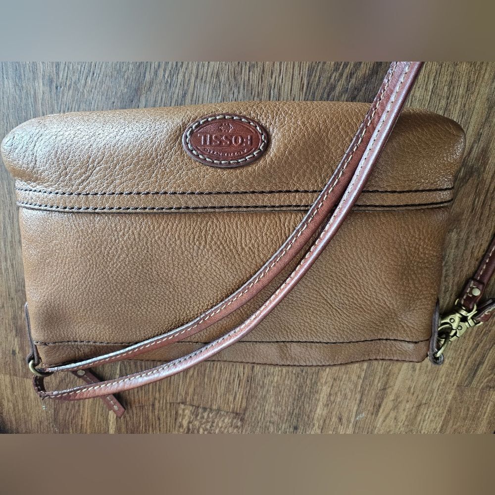 Y2k Fossil Brown Leather Crossbody Bag. Newly Conditioned